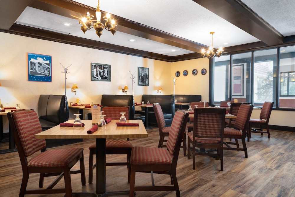 Ramada by Wyndham Albert Lea - photo 72