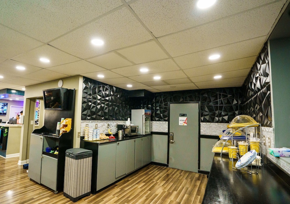 Lx Hotel Powered by ACW Circle - photo 64
