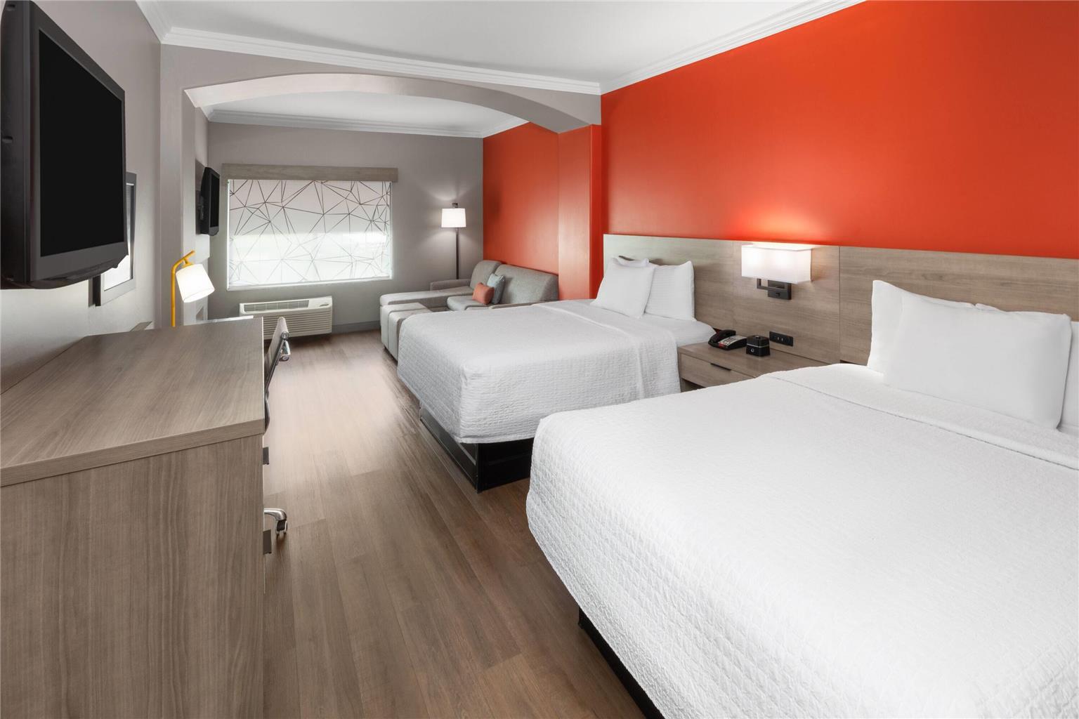 La Quinta Inn & Suites by Wyndham Oklahoma City Moore - photo 14