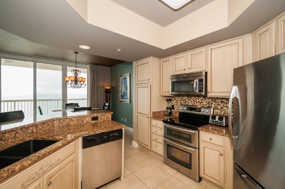 Silver Beach Towers 1002E 668815 - photo 12