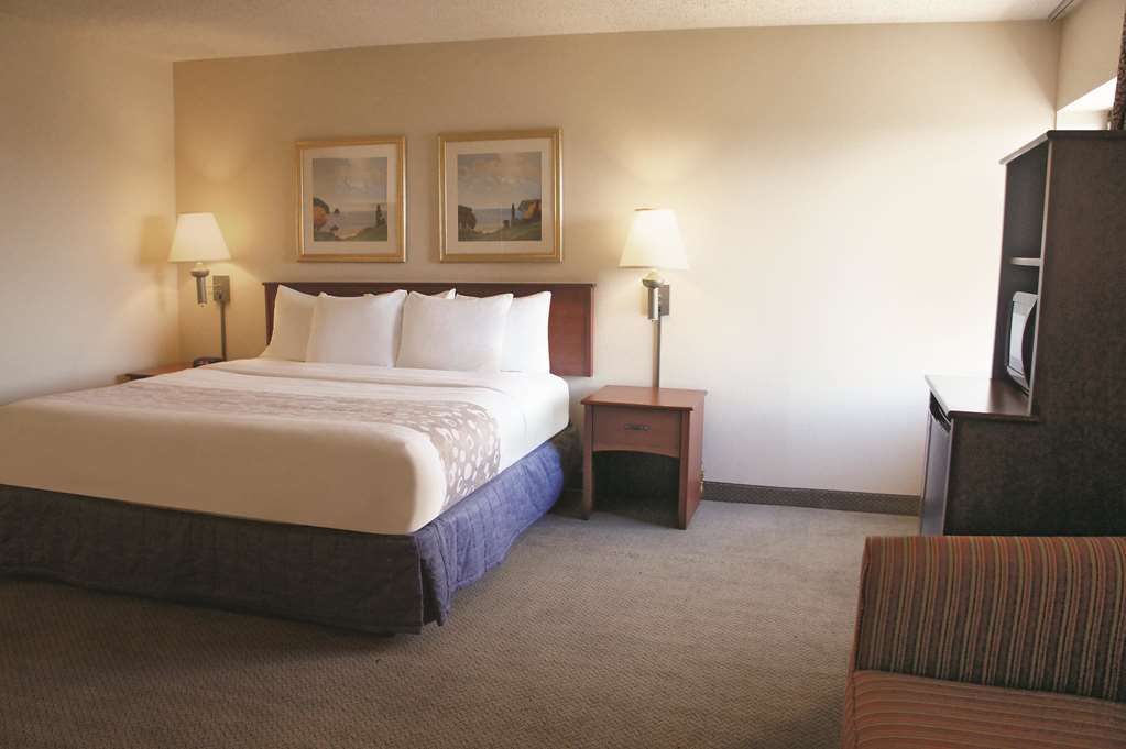 La Quinta Inn & Suites by Wyndham El Paso West Bartlett - photo 14