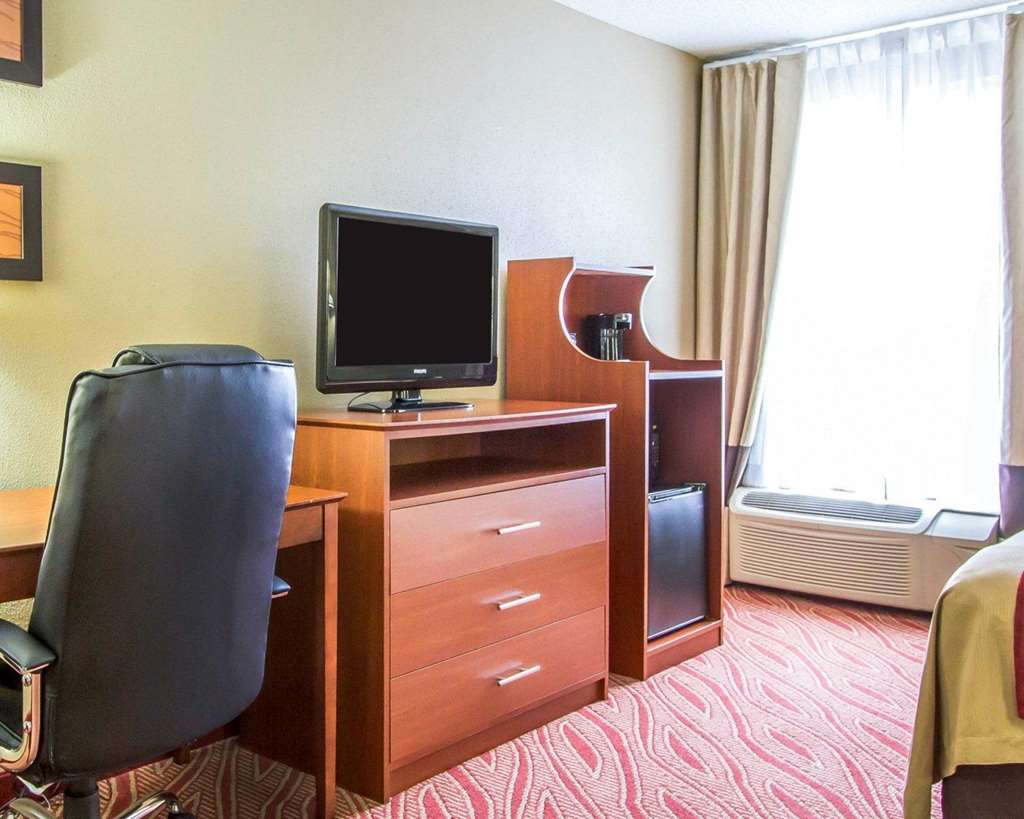 Comfort Inn Poplar Bluff North - photo 15