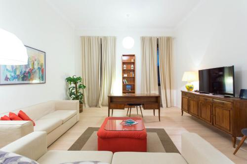 Keys of Italy Valpetrosa 10 Touch of Elegance — 4-Star Luxury Hotel in Milan, Italy
