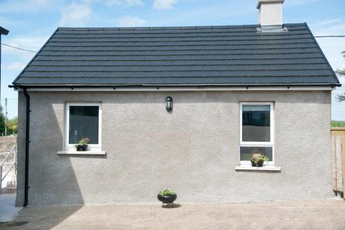 Creggan Deveskey Cottage New Hot Tub At Property — 4-Star Luxury Hotel in Omagh, United Kingdom