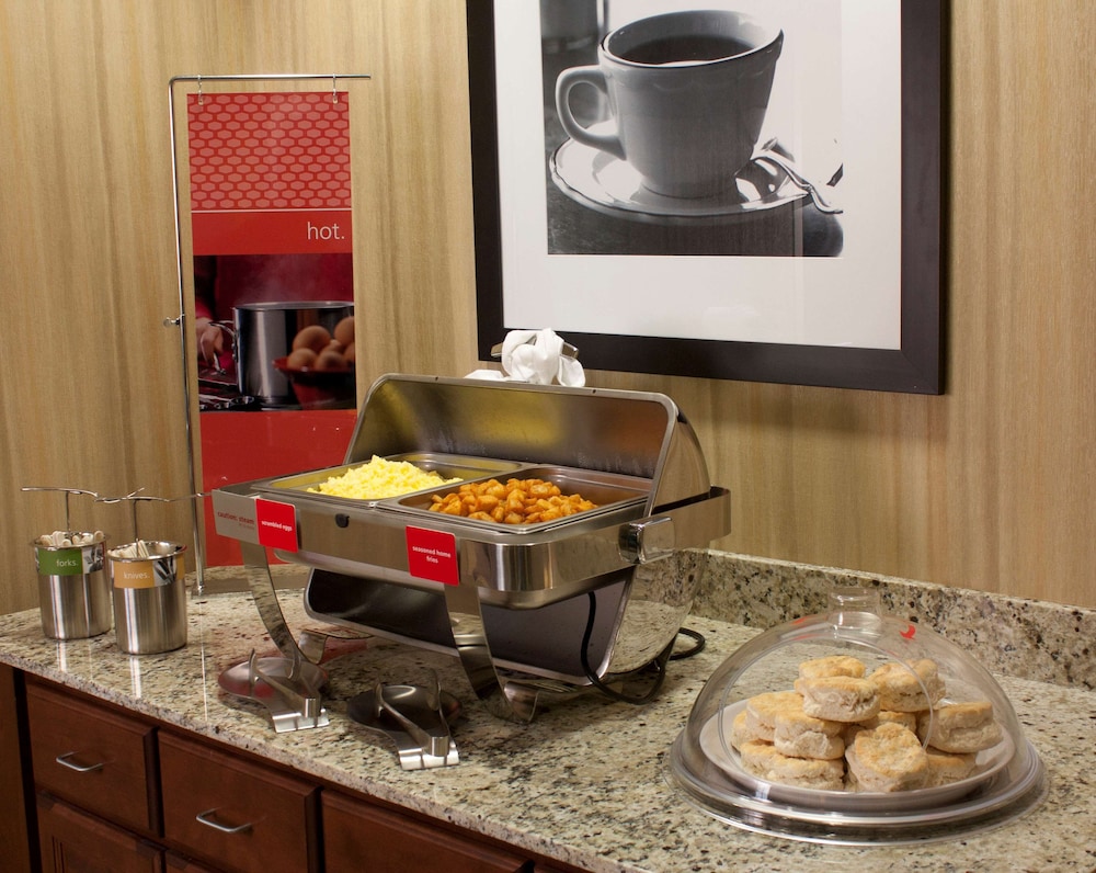 Hampton Inn Burlington - photo 20