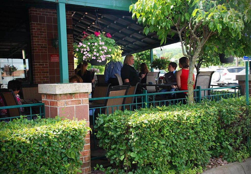 The Plaza Hotel & Suites Winona - photo 32