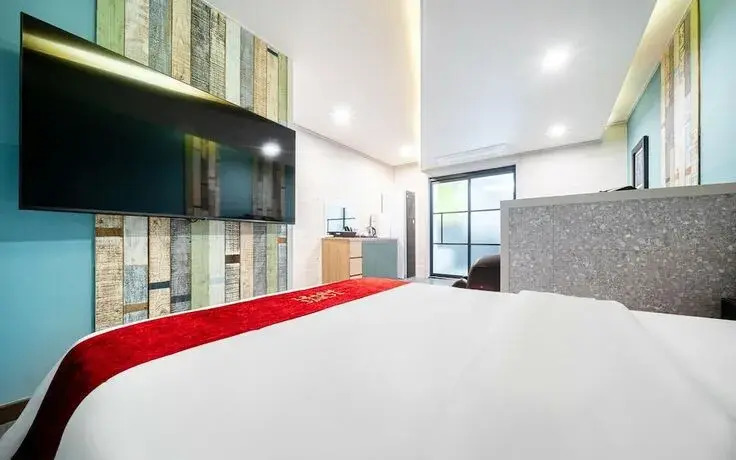 Gimje Toms Drive in Self Check in Motel in Iksan, South Korea