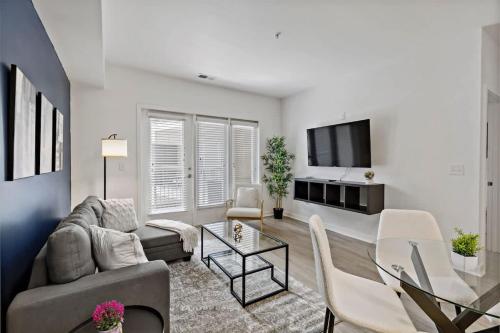 Luxe 1Bd 5 Min Dt Gym Parking W D Sleeps 6 — 4-Star Luxury Hotel in Charlotte, United States