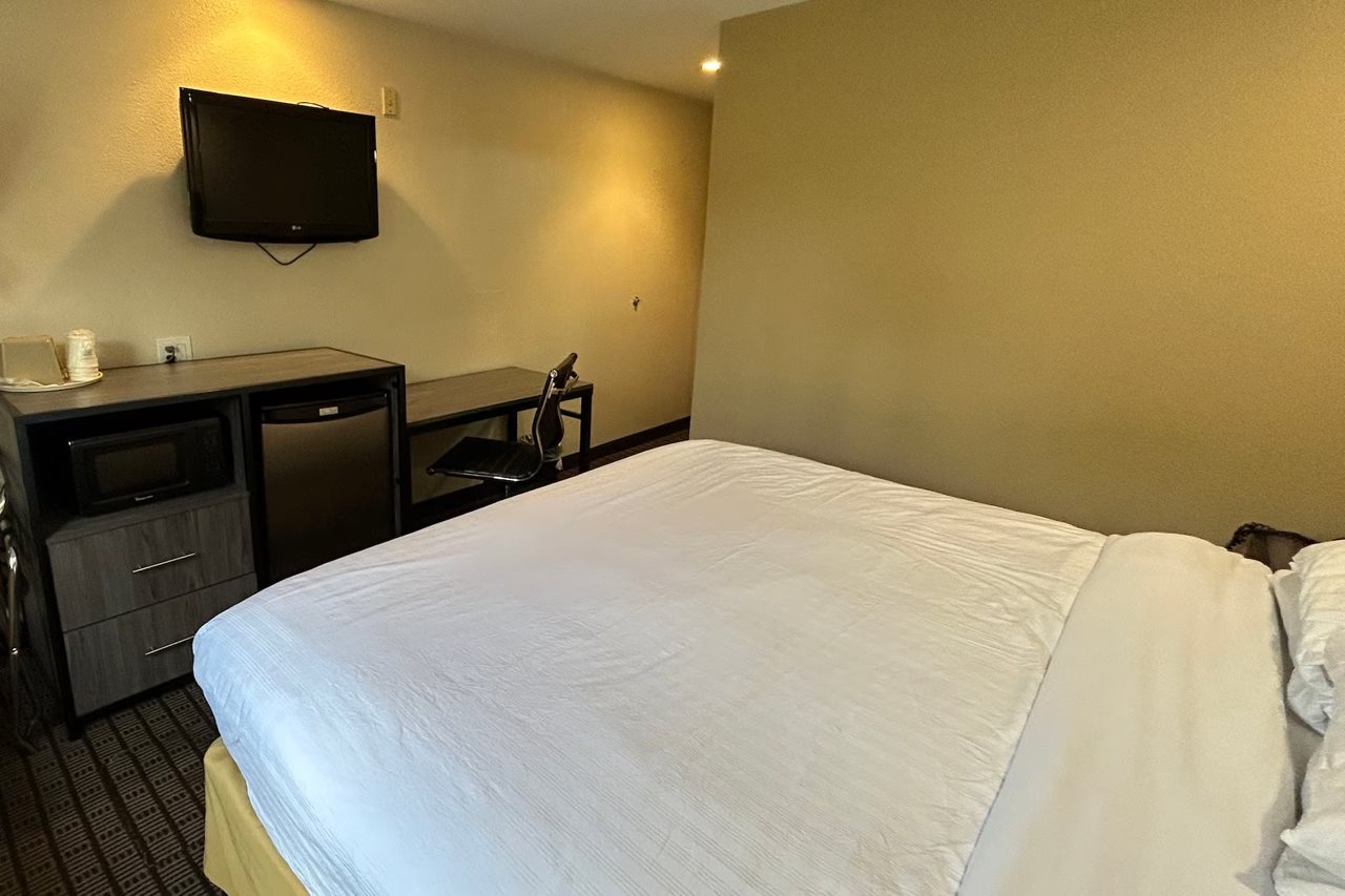 Travelodge by Wyndham Arlington Dallas Area - photo 7
