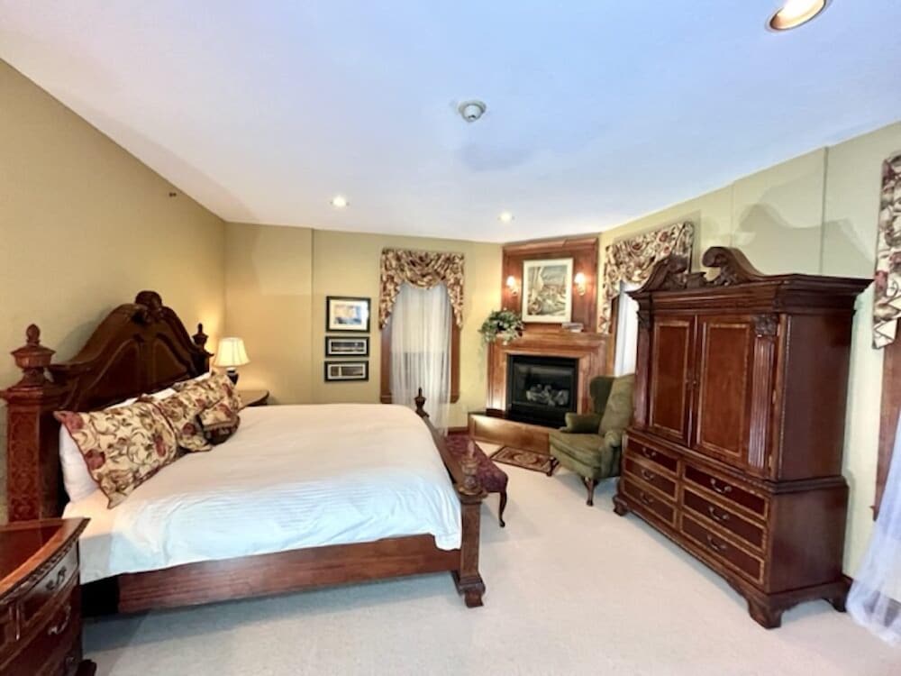 The Port Hotel - photo 4