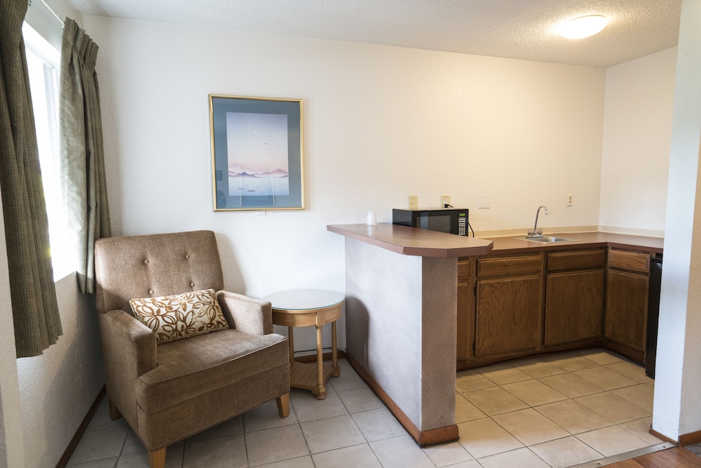 Seatac Inn - photo 21