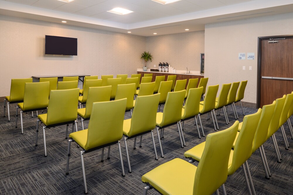 Holiday Inn Express & Suites St. Petersburg Madeira Beach by IHG - photo 62