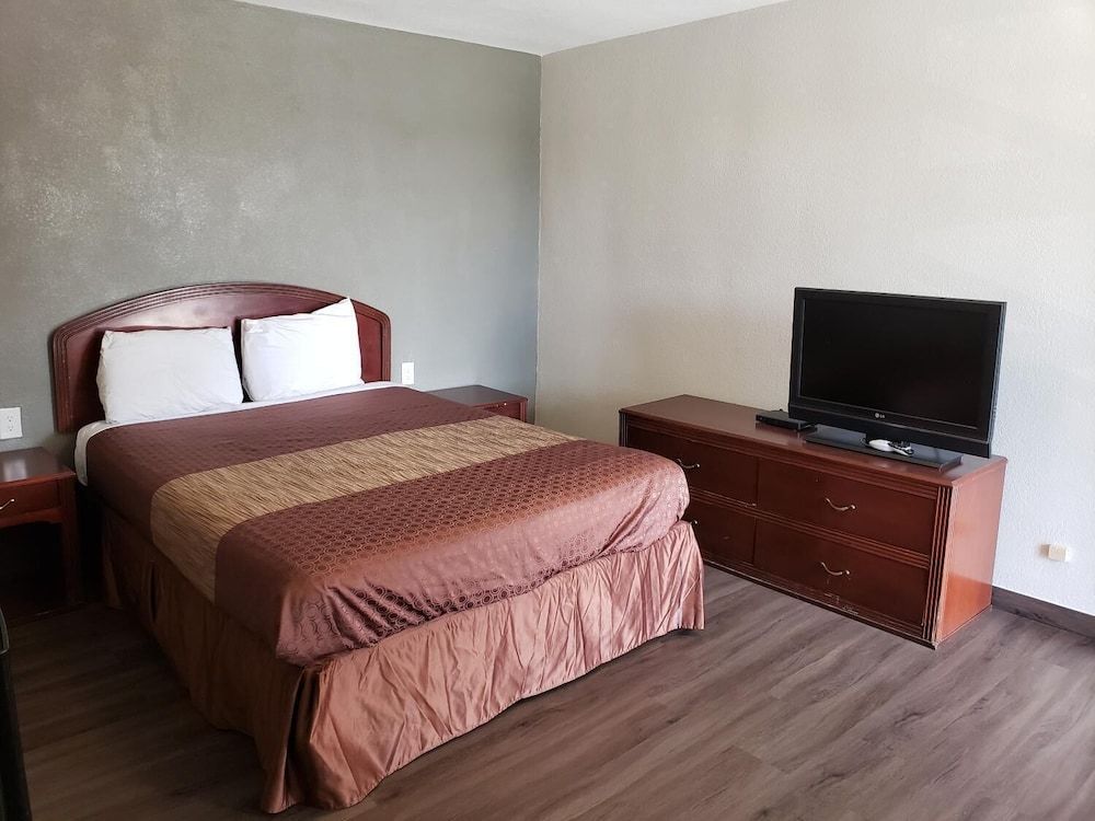 Classic Inn & Suites - photo 14