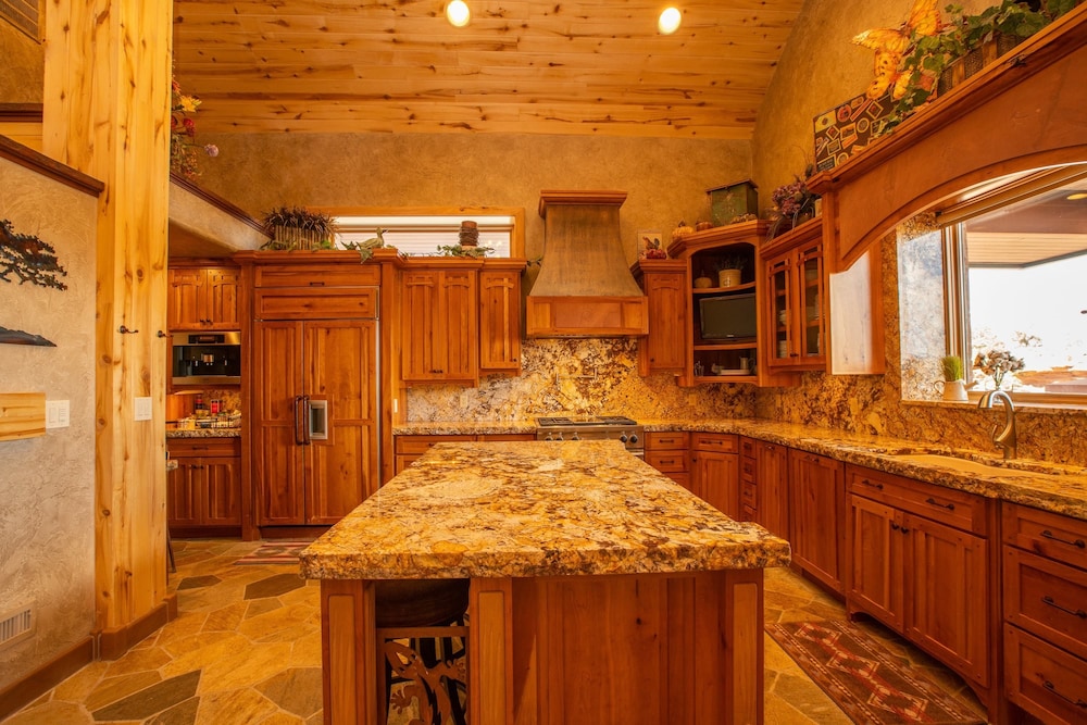 Cougar Ridge Resort LLC - photo 40