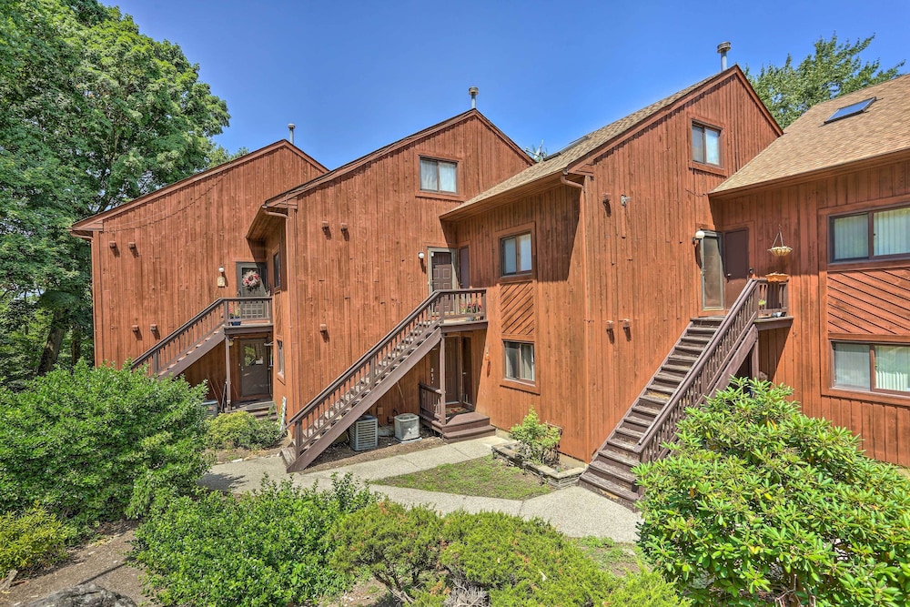 Sun Lit Vernon Condo Less Than 2 Mi to Ski Resort - photo 23