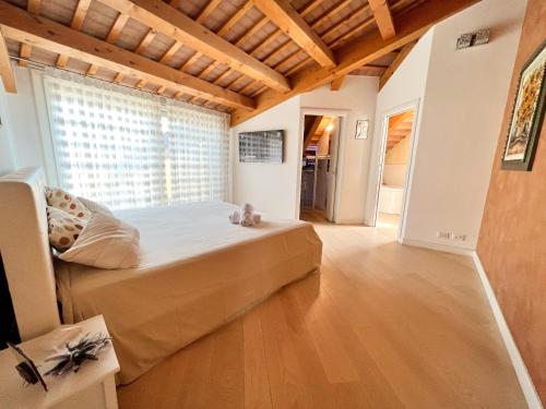 ERMAN HOUSE Mansarda sulla Riviera del Brenta Venezia — 4-Star Luxury Hotel in Dolo, Italy