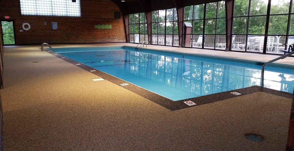 Burr Oak Lodge & Conference Center - photo 5