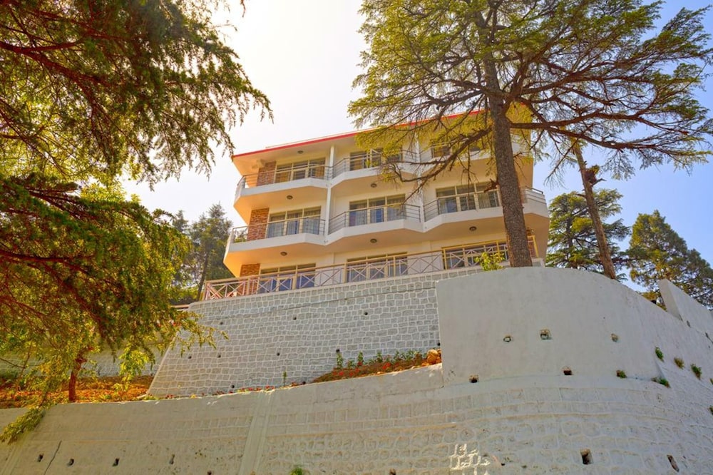 Evelyn - last minute hotel in Mussoorie