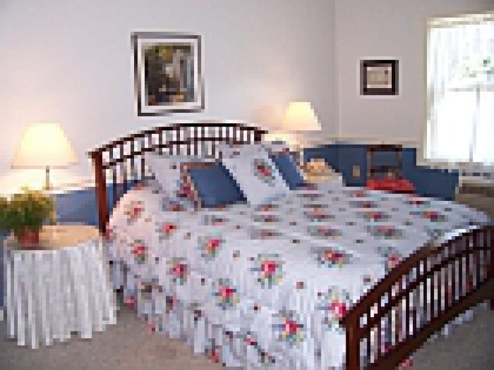 Camelot Restaurant & Inn - photo 15