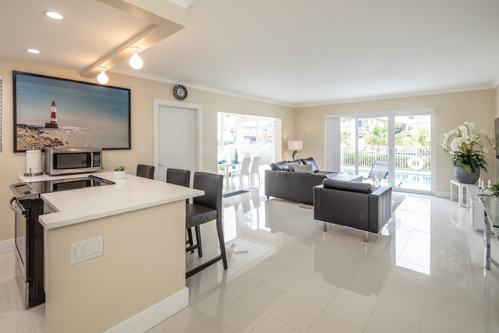 Pompano Suites by the Beach - photo 33