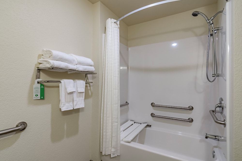 Cobblestone Inn & Suites Lamoni - photo 31