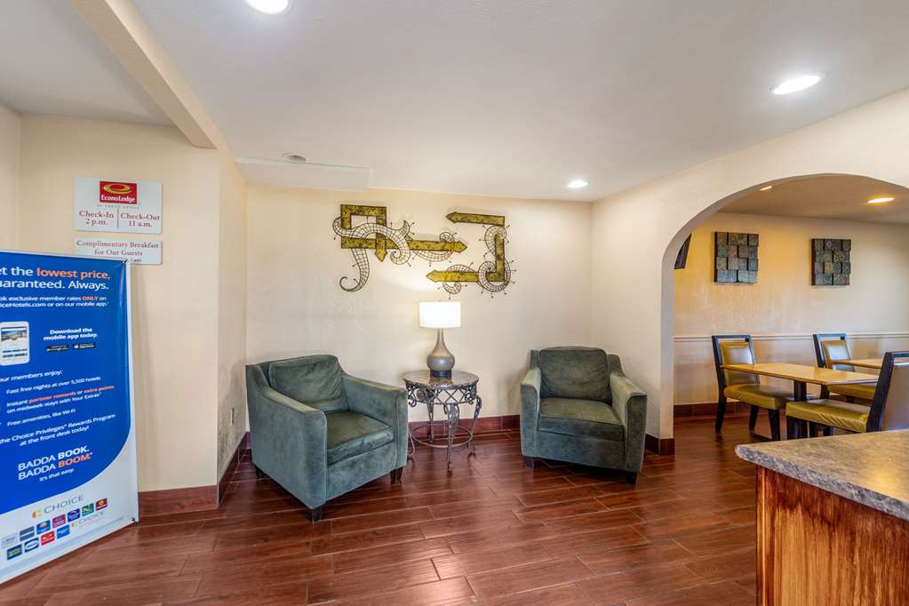 Econo Lodge Meridian South - photo 6