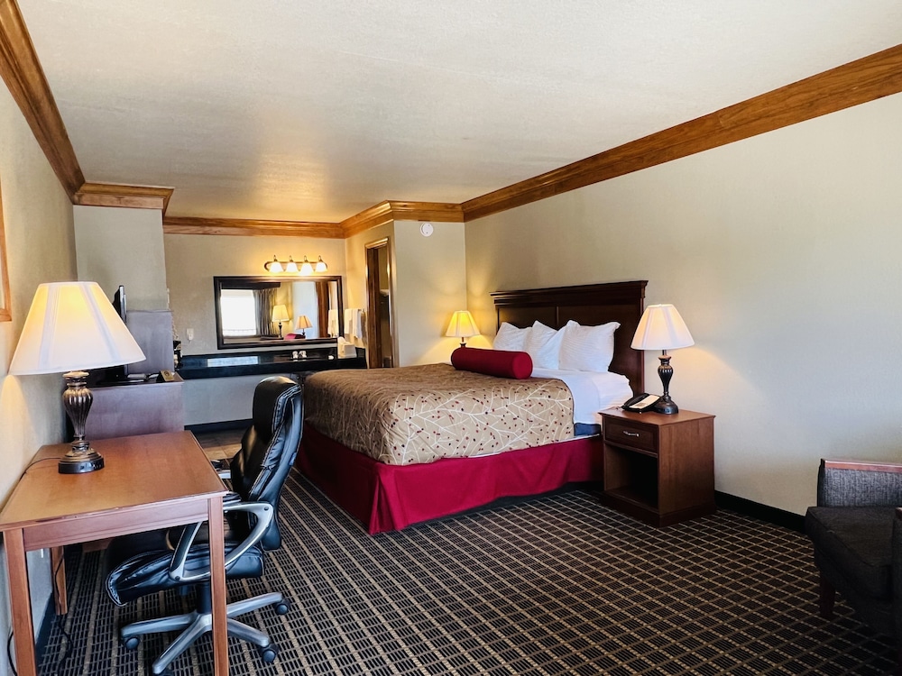Cattle Country Lodge - photo 23