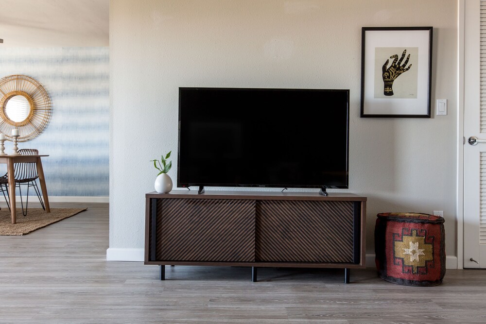 Superior Point Loma Suites by Sonder - photo 6