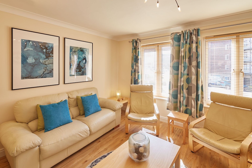Host & Stay The Scuttlebutt Townhouse — 4-Star Luxury Hotel in Whitby, United Kingdom