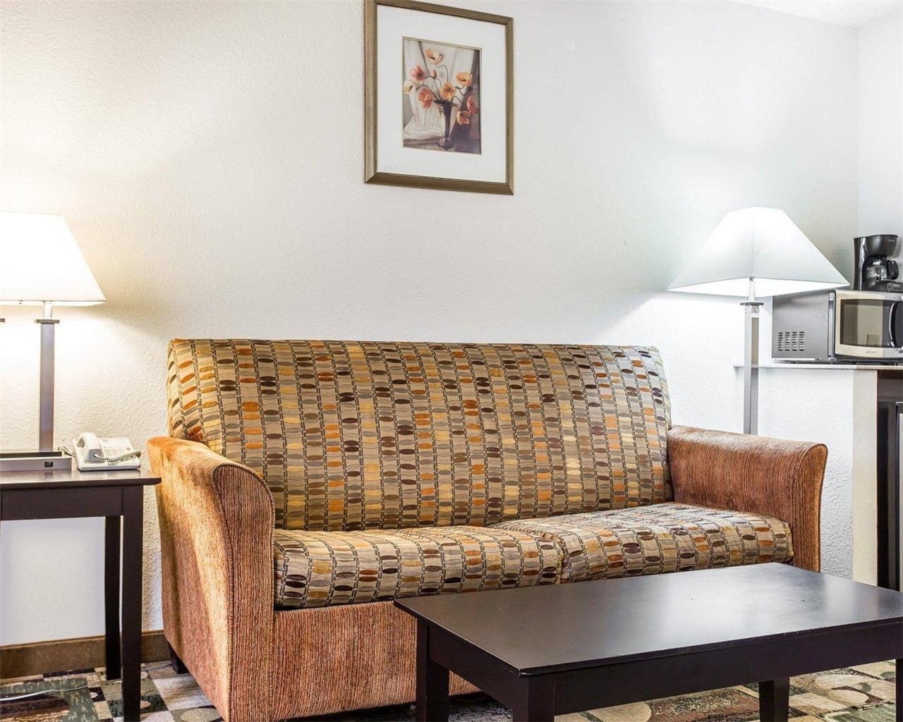 Quality Inn & Suites Coliseum - photo 21