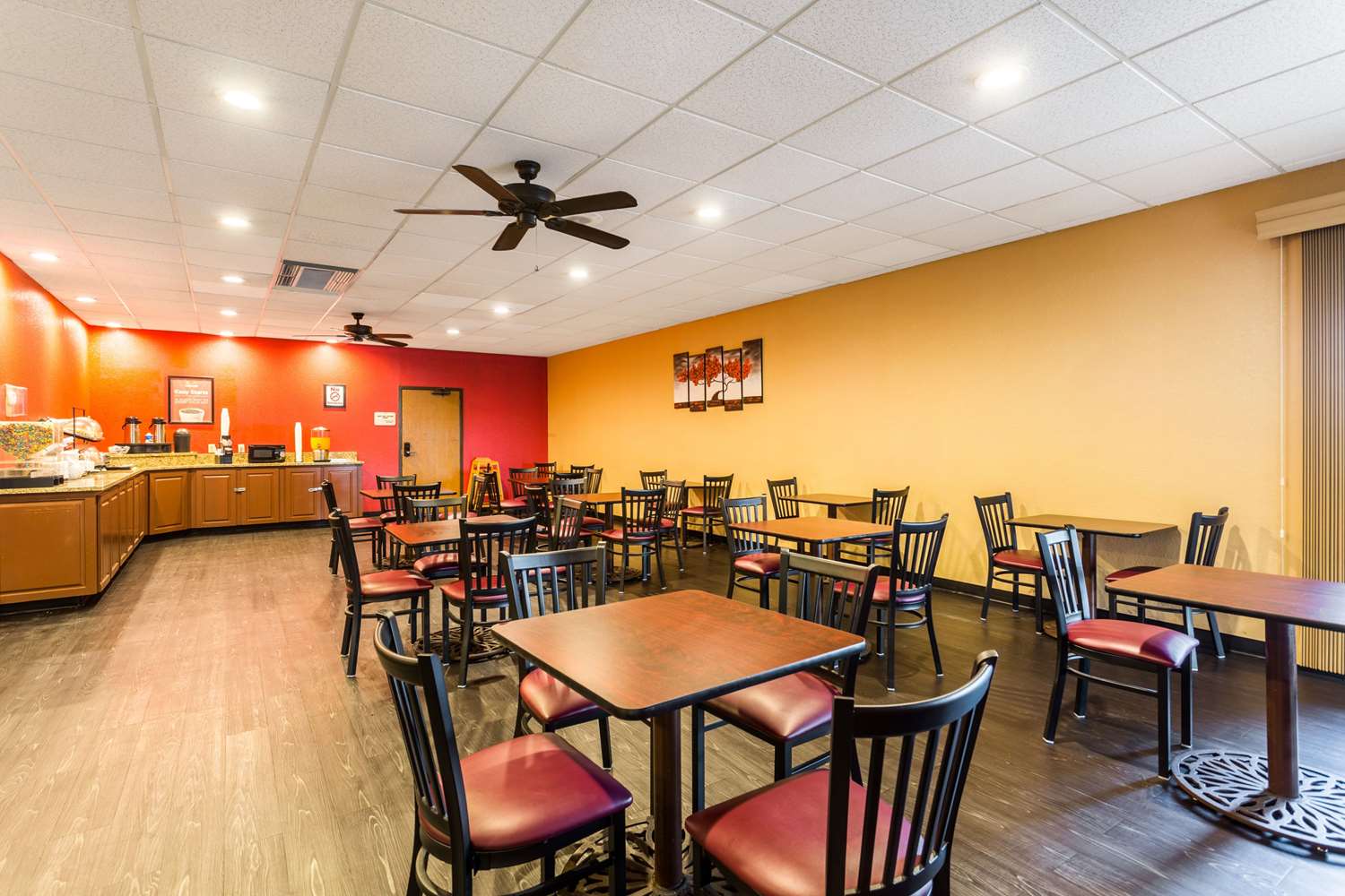 Econo Lodge Homewood Birmingham - photo 12