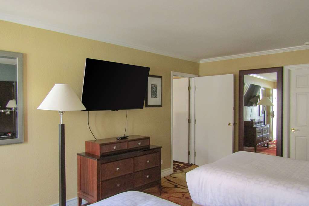 Clarion Inn Near China Lake Naval Station - photo 9