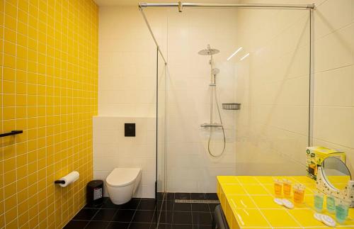 Chic 2BR Center Apt with View By Wehost