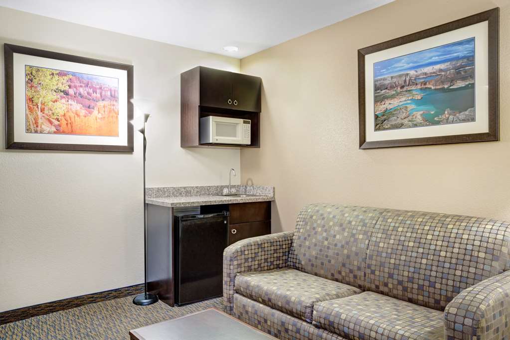 Days Inn & Suites by Wyndham Page Lake Powell - photo 13