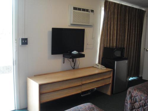 California Motel - photo 7