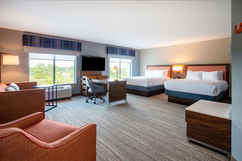 Hampton Inn & Suites North Port - photo 12