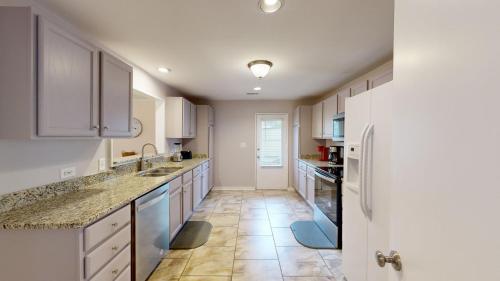 526 Queens Grant - photo 4