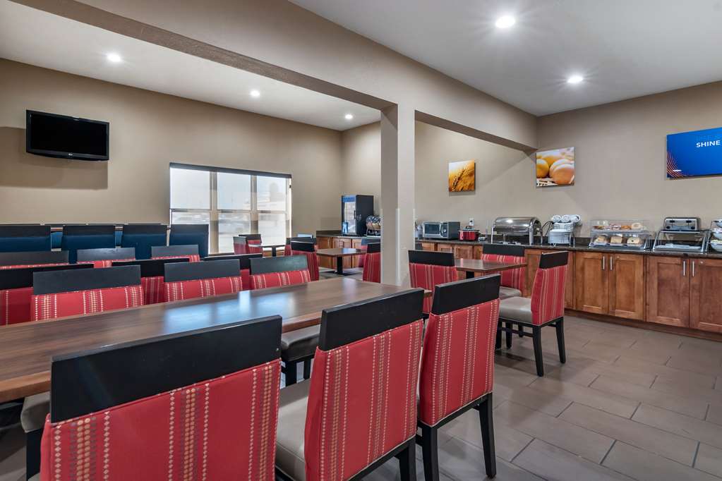 Comfort Inn & Suites Junction City near Fort Riley - photo 31