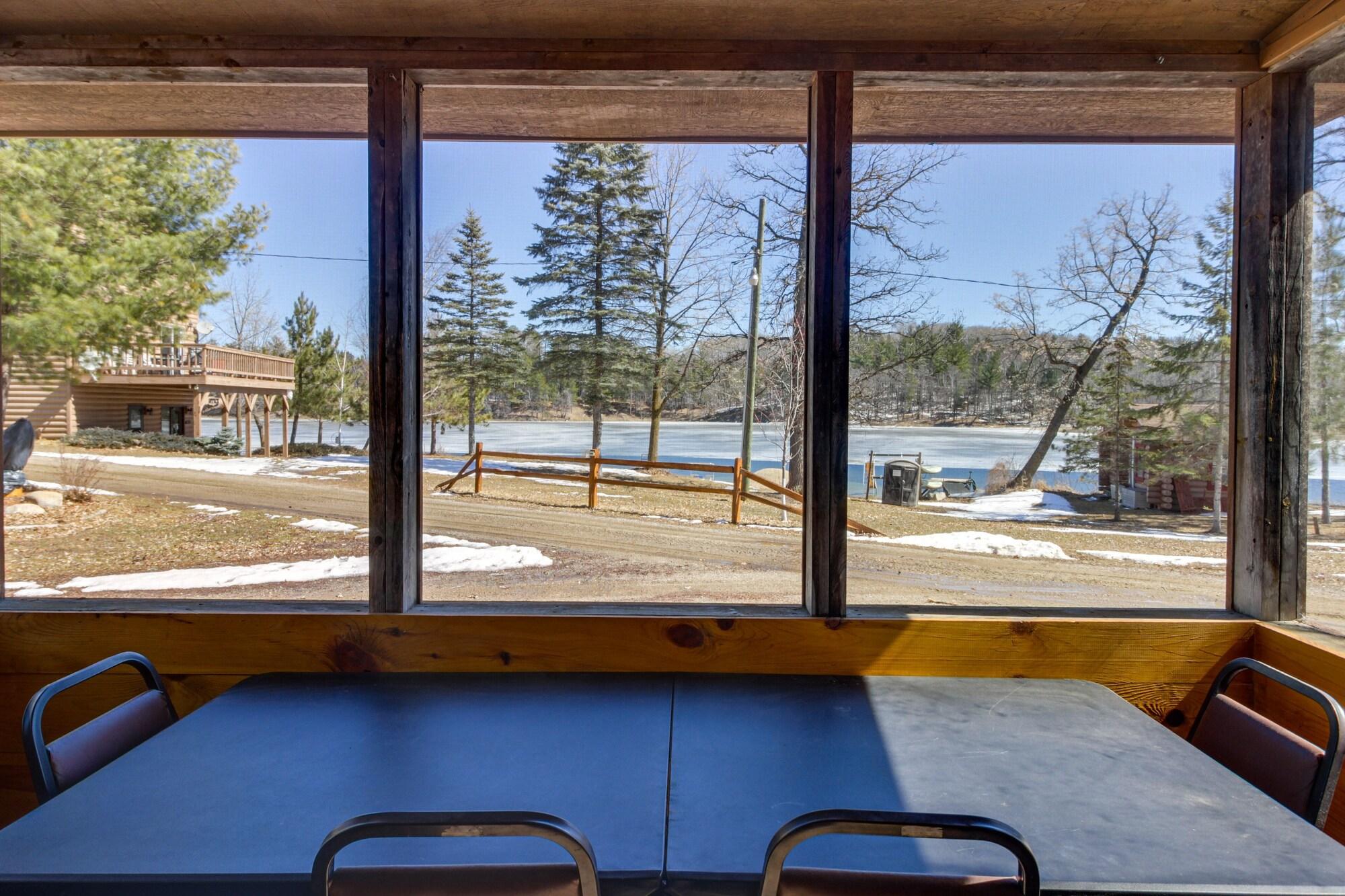 Lakefront Resort Cabin w Porch in Park Rapids — hotel in Park Rapids