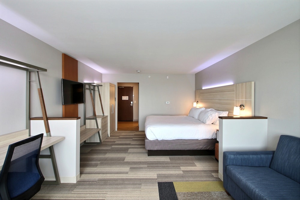 Holiday Inn Express & Suites Fond Du Lac by IHG - photo 8
