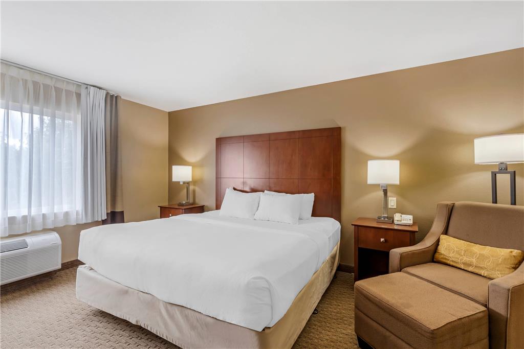 Comfort Inn & Suites East Moline near I 80 - photo 28