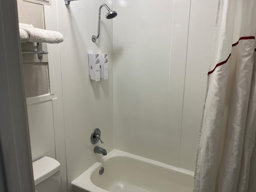 Red Roof Inn Kimball TN I 24 - photo 15