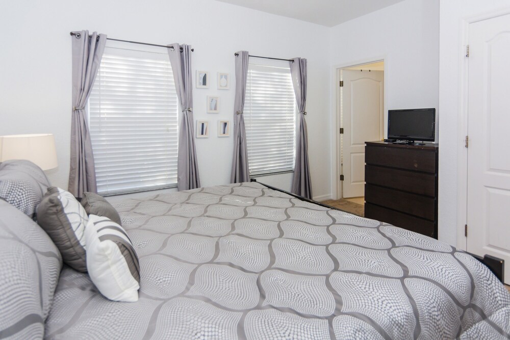 5Br 3Bath Private Townhome 13min Disney 1496ft - photo 7