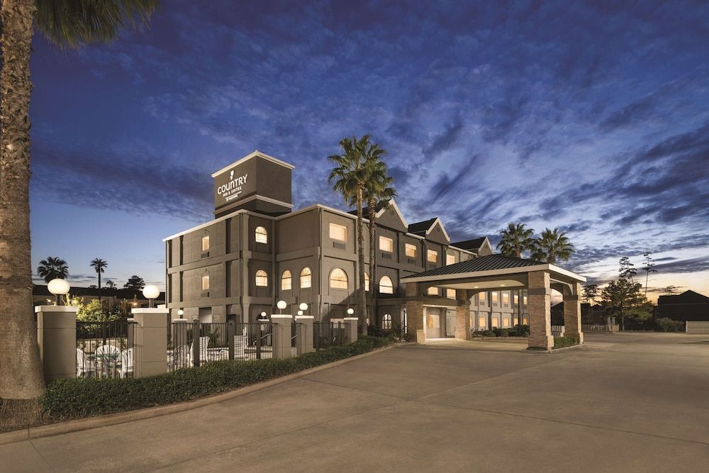 Baymont Inn and Suites by Wyndham The Woodlands - photo 9