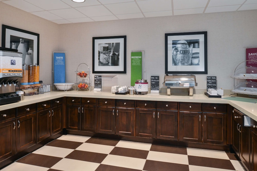 Hampton Inn & Suites Denver Speer Boulevard - photo 38