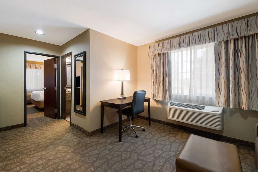 Best Western University Inn & Suites - photo 20