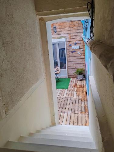 Les Petits Poissons Dans L Eau in Mers-Les-Bains, France