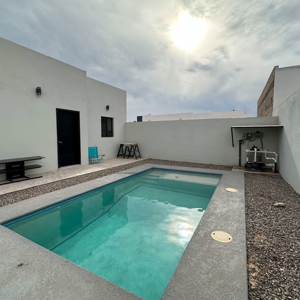 Serene Retreat With Exclusive Pool Haven - carbon neutral hotel in Puerto Penasco