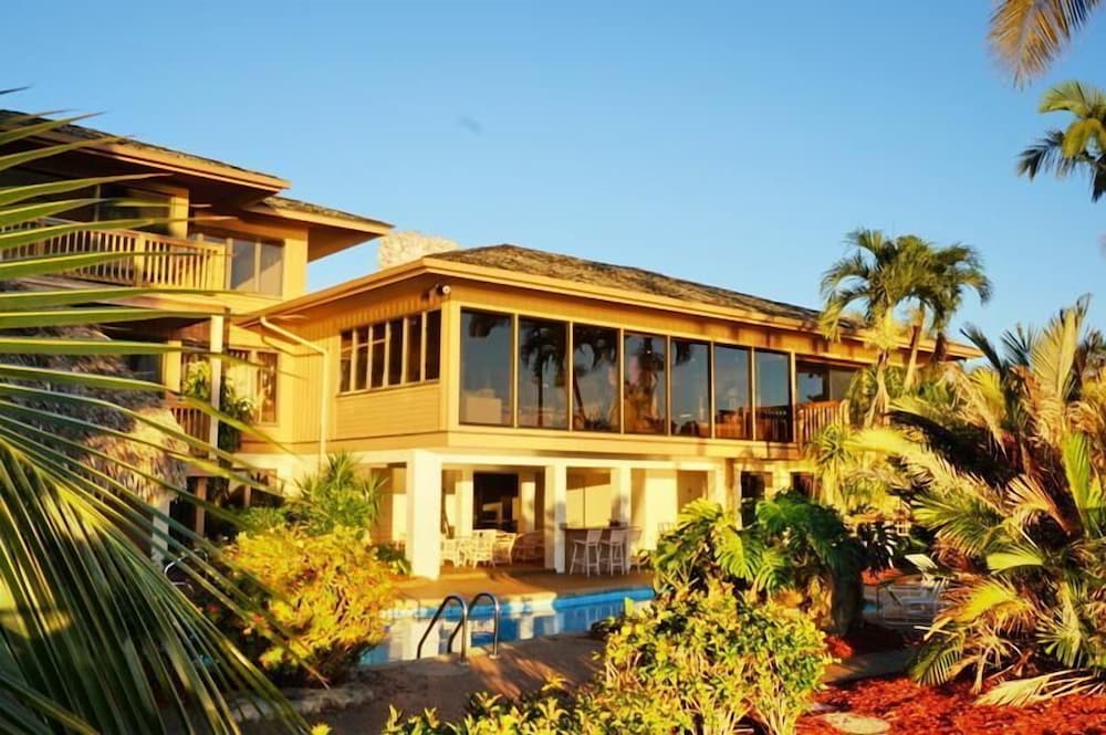 BRF1569 4 Bedroom Holiday Home by Marco Naples Vacation Homes — 4-Star Luxury Hotel in Marco Island, United States