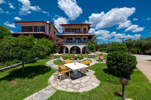 Windmill Villa — 4-Star Luxury Hotel in Polygyros, Greece
